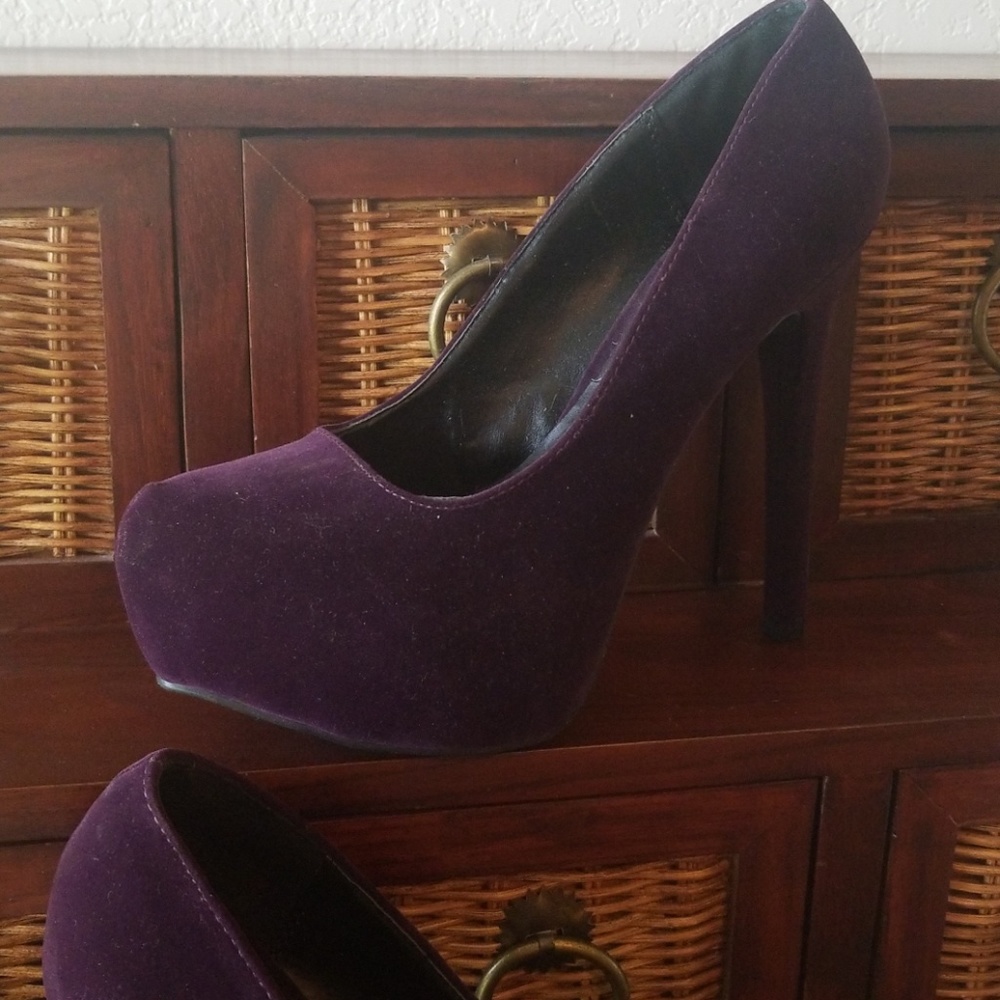 Purple Qupid Size 6 1/2 Platforn Heels - Picture 3 of 7